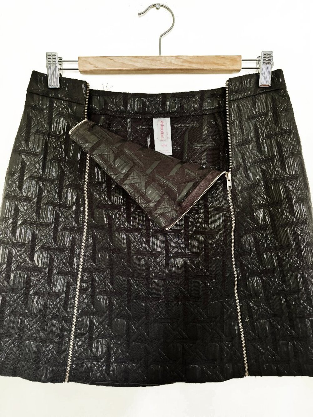 Xhilaration Zippered Front Mini Skirt Black Textured Geometric Fabric Size M